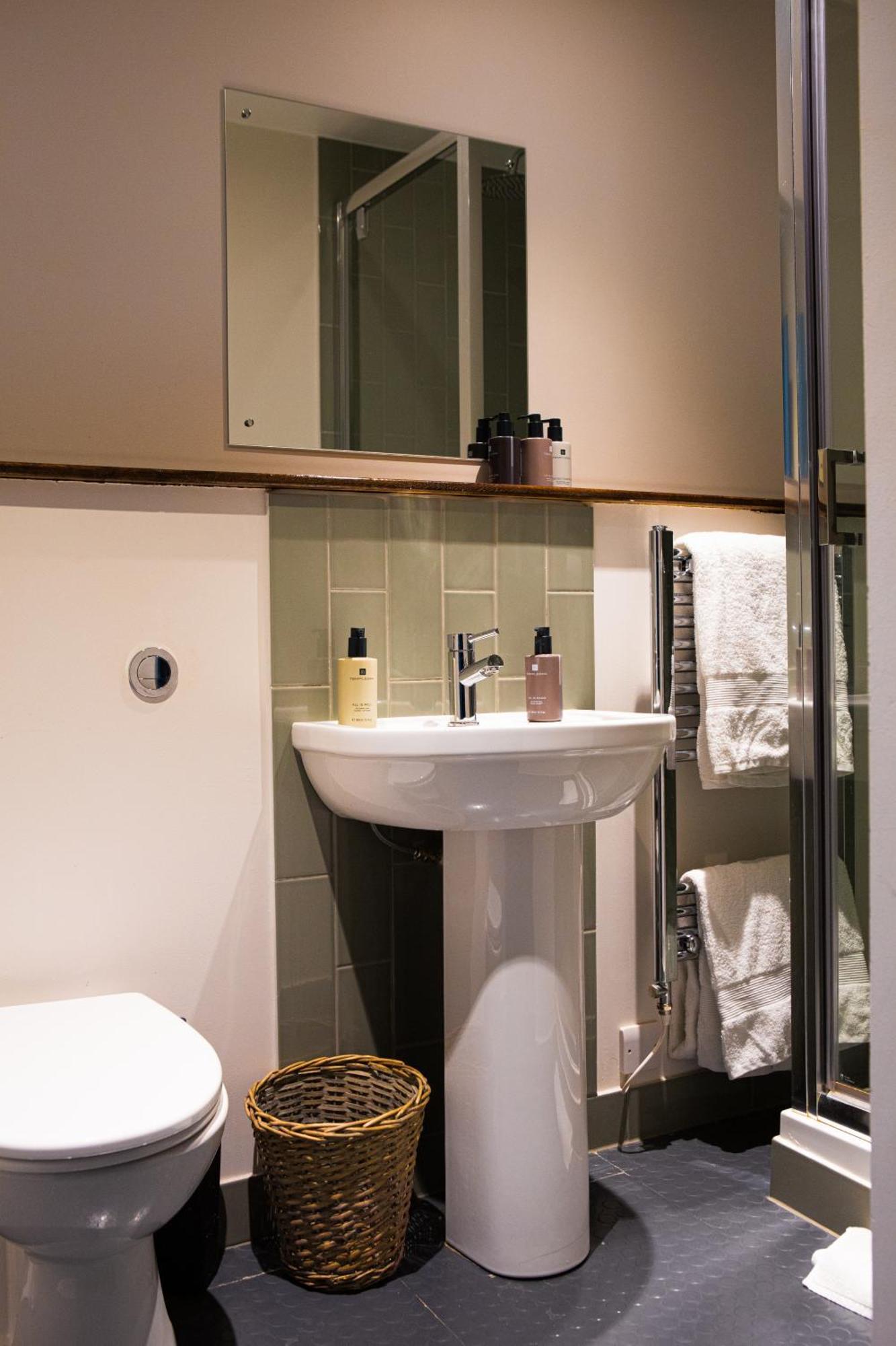 The Crown Rooms London Bagian luar foto